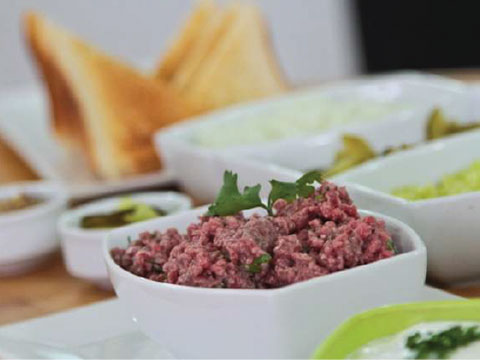 Crudo - 500 gr de crudo acompañado de mix de tostadas
