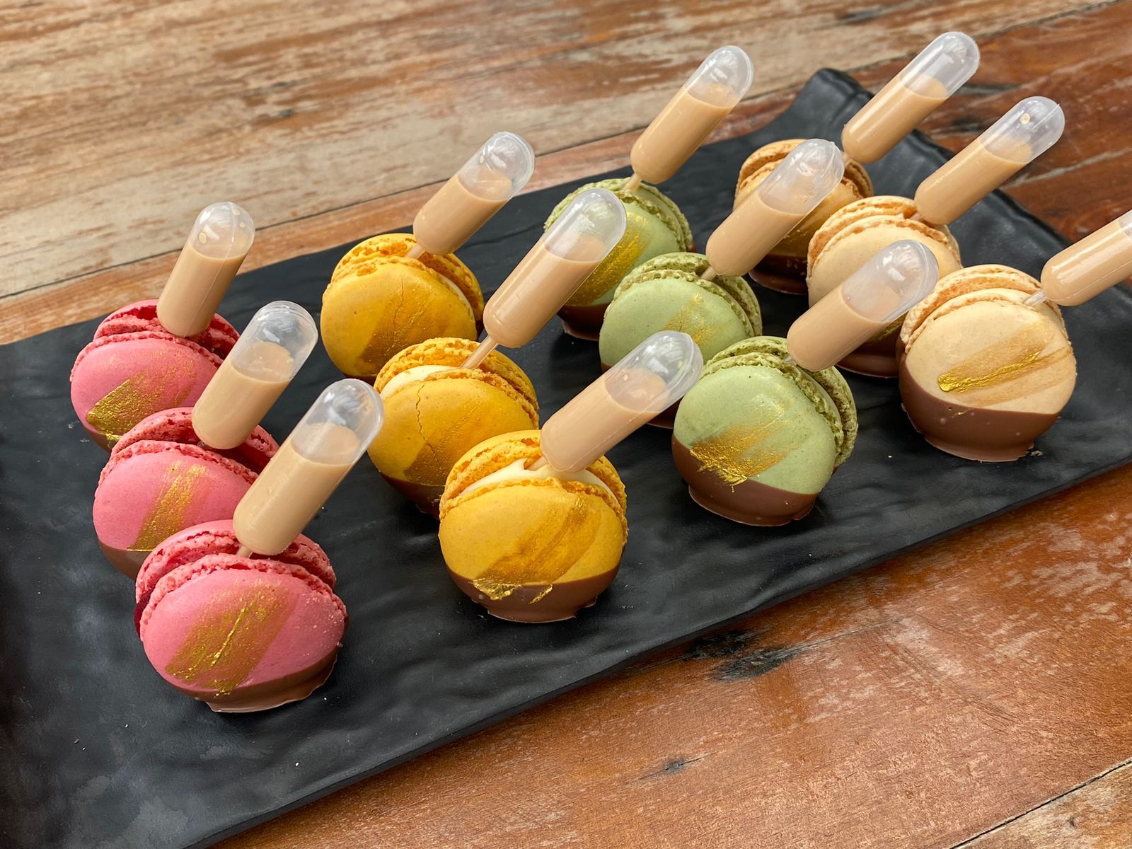 Macarons con Pipeta de Baileys